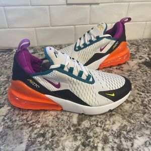 Youth Nike Air Max 270 (size 7Y)